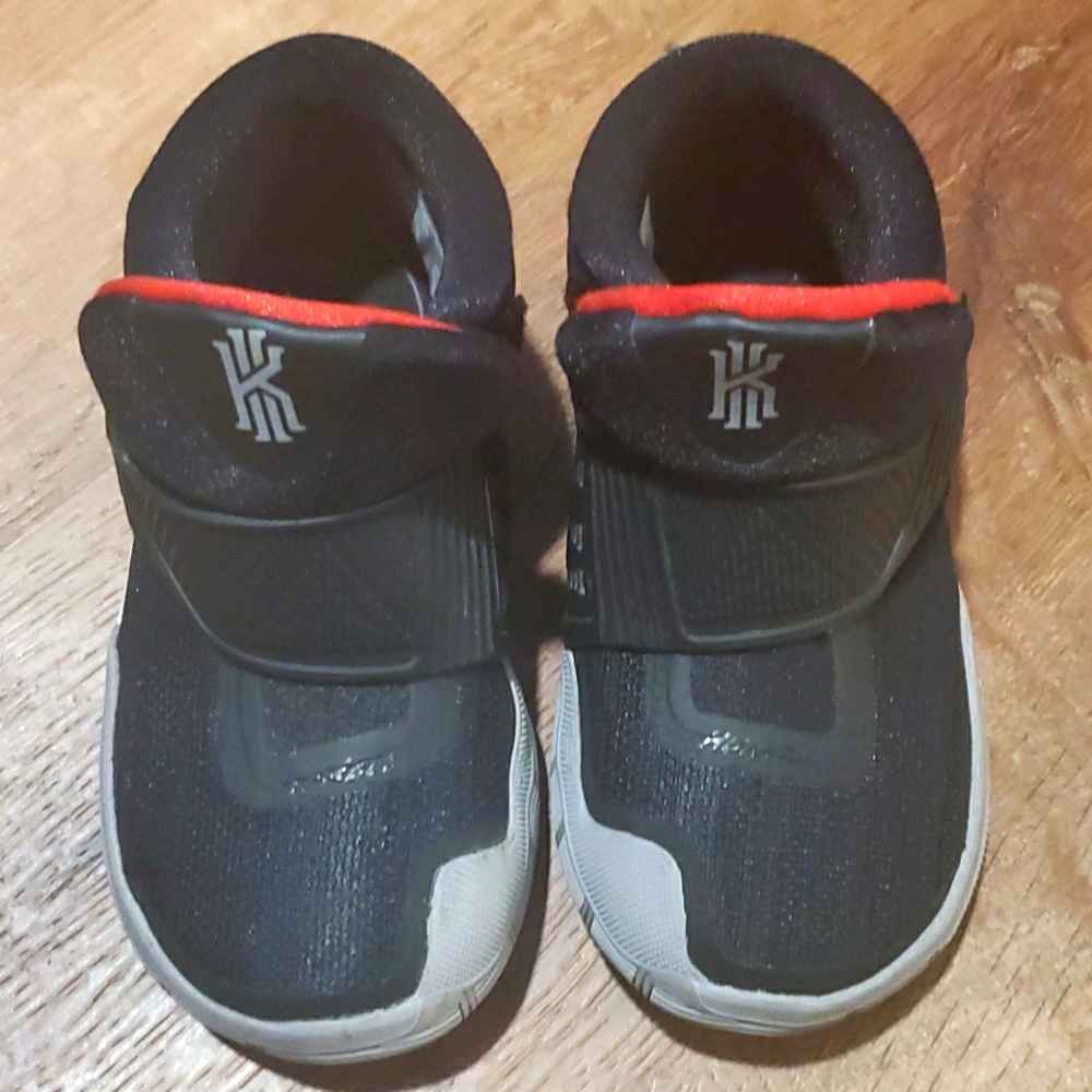Toddler Nike kyries